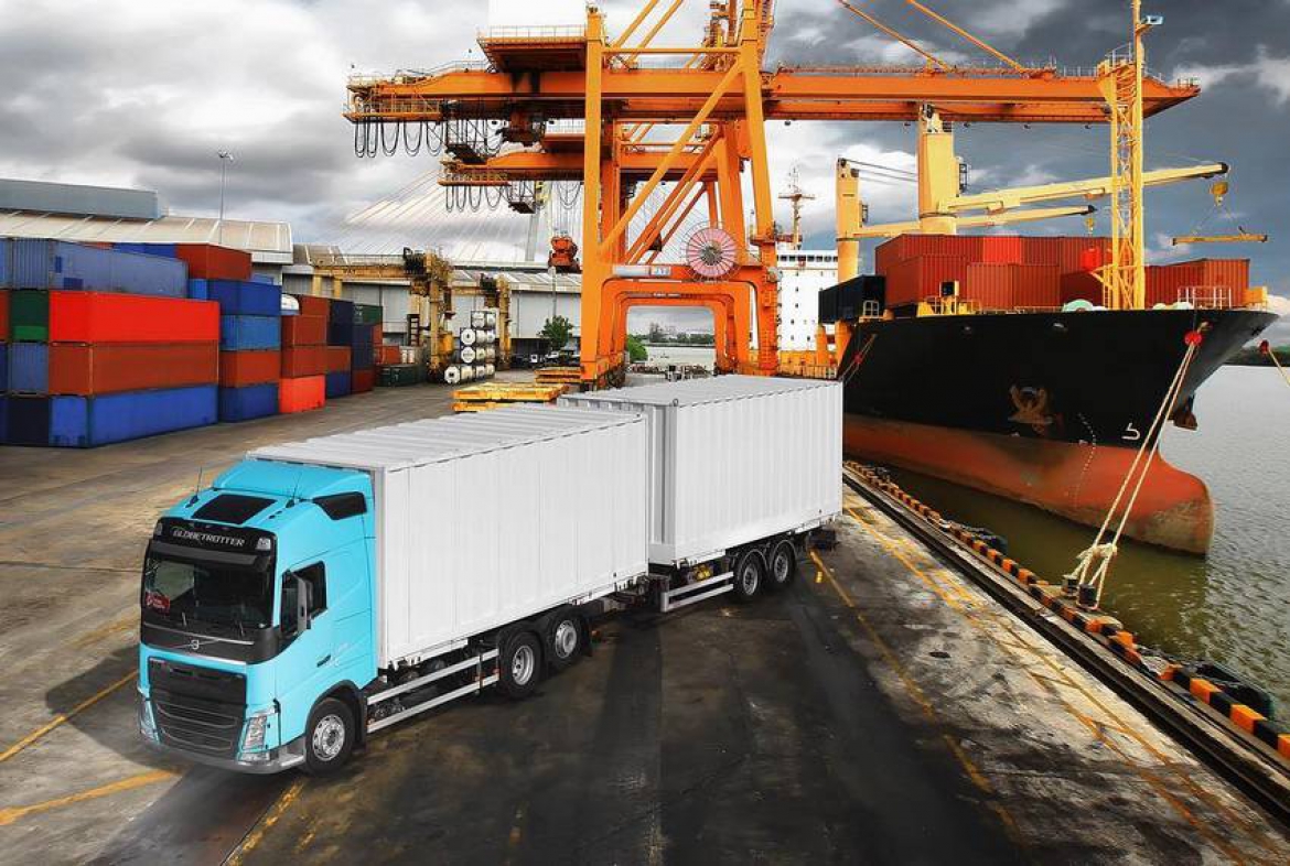 Delivery of 2 container carriers Volvo FH 6x2