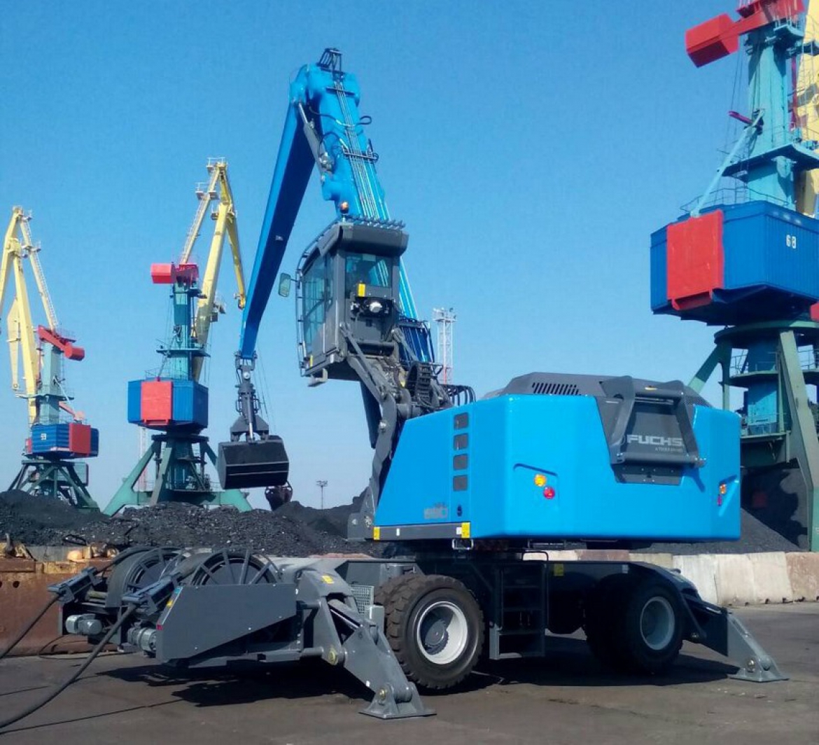 Delivery of hydraulic wheel loader TEREX FUCHS MHL 880